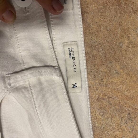J Jill White Cropped Denim with fringed bottom. Authentic fit Size 14 - Picture 7 of 8